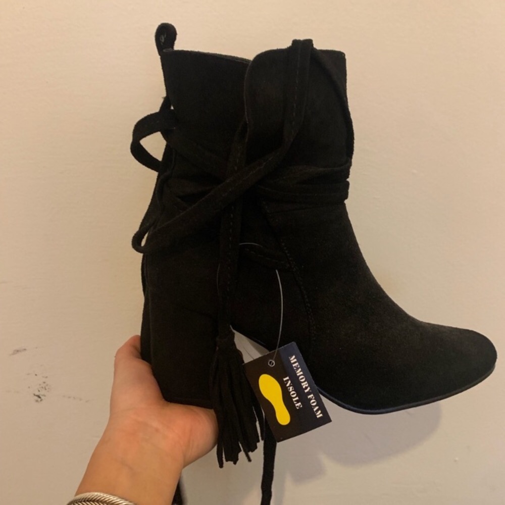 LULU’S Black heeled booties